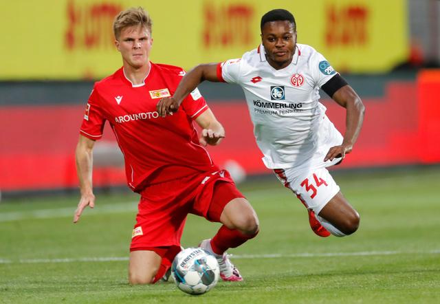 双方就展开 双方就展开